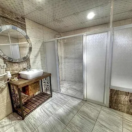 Panda Stone House Отель *