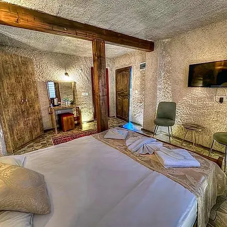 Отель Panda Stone House *