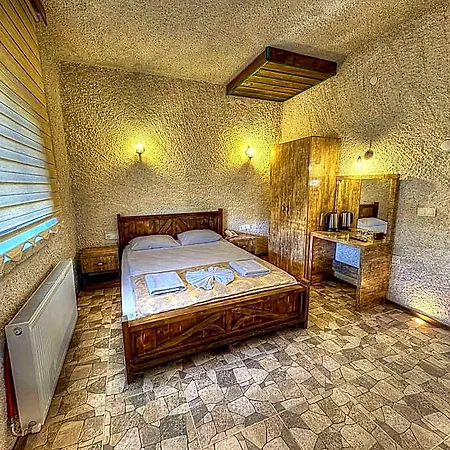 Отель Panda Stone House *