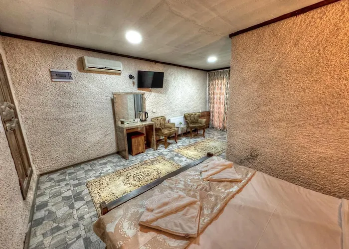 Panda Stone House Hotel *